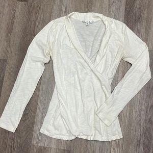 Cabi wrap front v-neck long sleeved tshirt, small